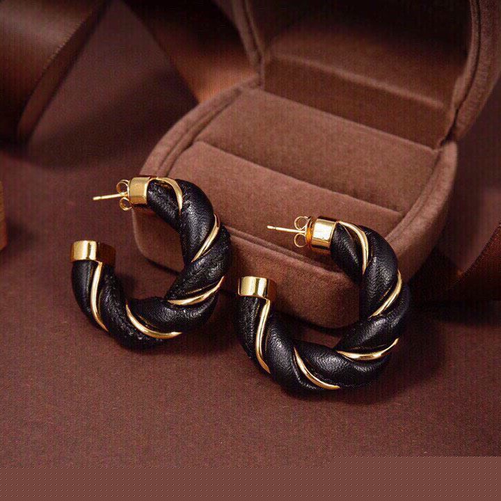 Bo*te*ga venenta earrings